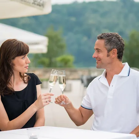 מלון Schloss Seggau