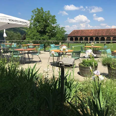 מלון Schloss Seggau 4*