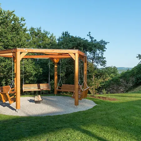 מלון Schloss Seggau