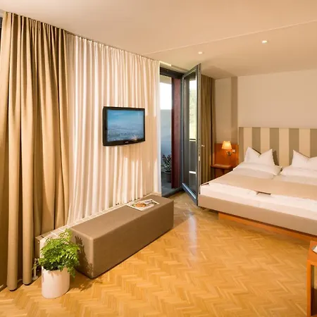 Schloss Seggau 4* 레이브니츠