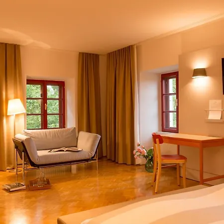 ホテル Schloss Seggau 4*